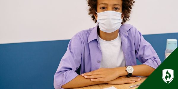 what is the difference between public health and healthcare administration