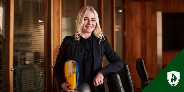 what does a paralegal do